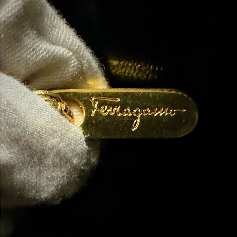 Authentic vintage Salvatore Ferragamo Glossy Black Crossbody Bag make offer - Picture 9 of 16